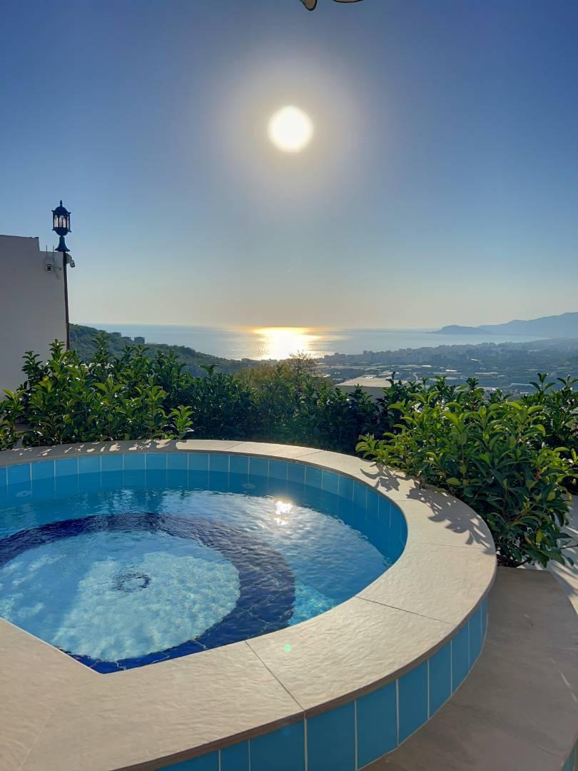 Alanya Kargıcak'ta Deniz Manzaralı, Özel Havuzlu, Jakuzili, Lüks Villa-28993
