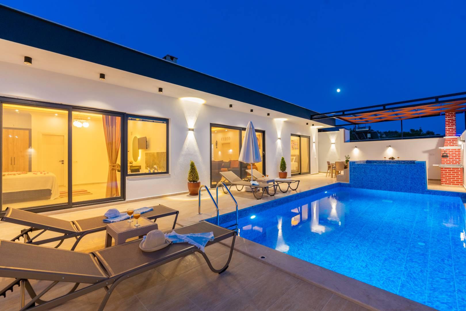 Kaş Üzümlü'de Yeşillikler İçerisinde, Özel Havuzlu, Balayı Villası-38624