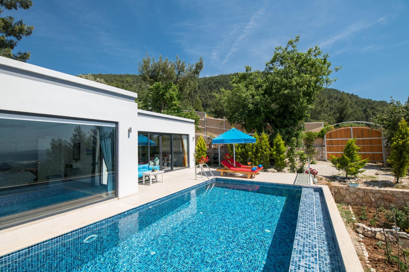 Kaş Üzümlü'de Doğayla Baş Başa, Açık ve Kapalı Havuzlu, Balayı Villası-19767