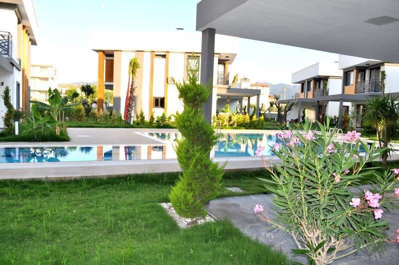 Kuşadası Soğucak'ta Elverişli Konumda, Ortak Havuzlu, Kiralık Villa-27036