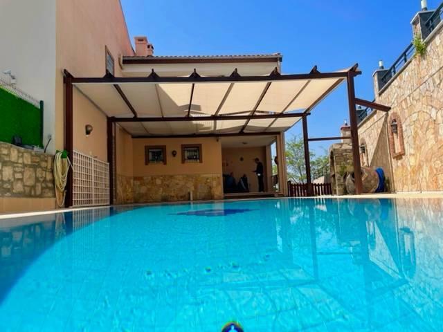 Aydın Kuşadası'nda Plaja Yakın Konumda, Özel Havuzlu, Kiralık Villa-26370