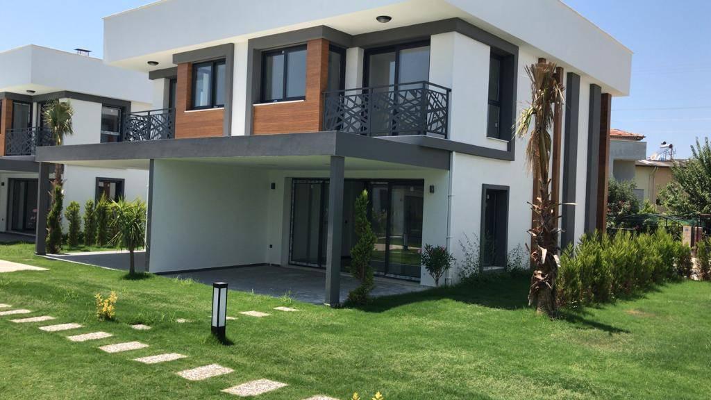 Kuşadası Soğucak'ta Elverişli Konumda, Ortak Havuzlu, Kiralık Villa-27036