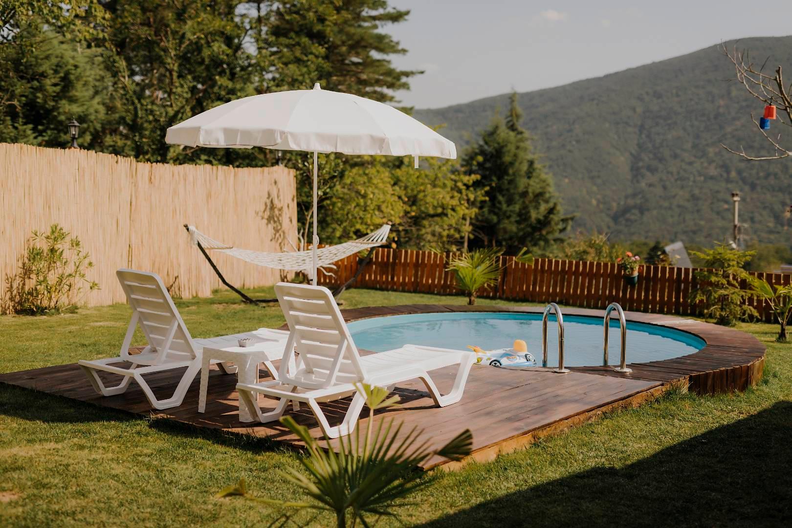 Sapanca Memnuniye'de Geniş Bahçeli, Şömineli ve Jakuzili, Şık Villa-31692