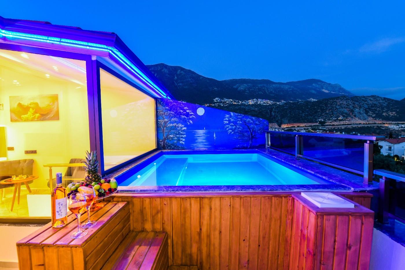 Kaş Kalkan'da Merkezi Konumda, Enfes Deniz Manzaralı, Lüks Tatil Evi-21684