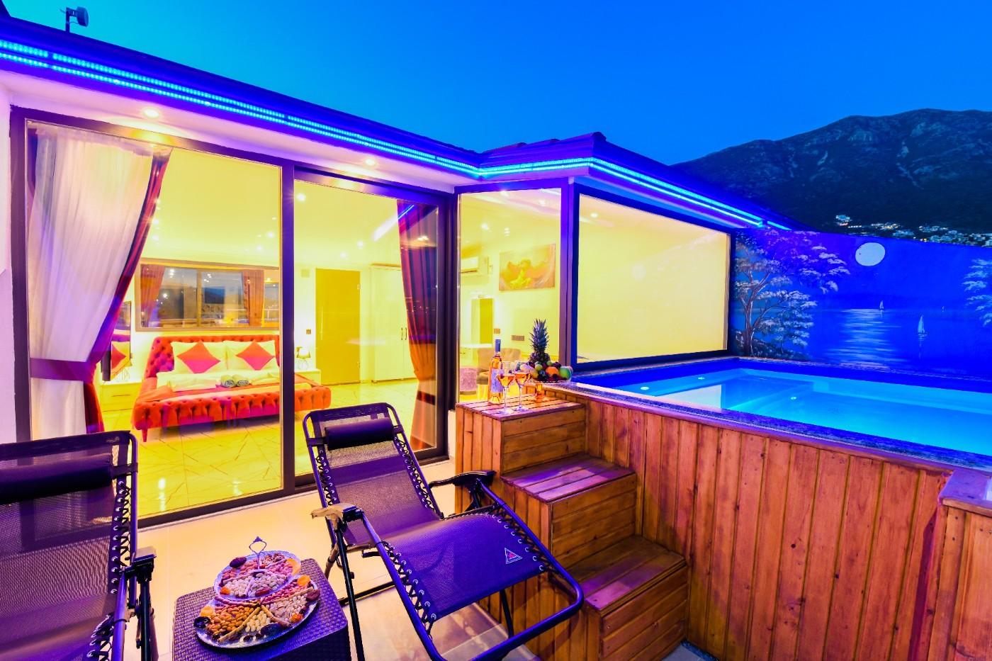 Kaş Kalkan'da Merkezi Konumda, Enfes Deniz Manzaralı, Lüks Tatil Evi-21684