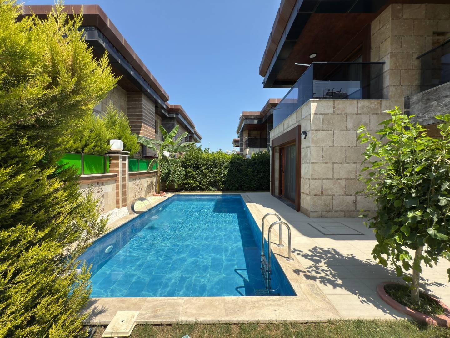 Aydın Kuşadası'nda Huzurlu Doğada, Özel Havuzlu, Konforlu Villa-38537