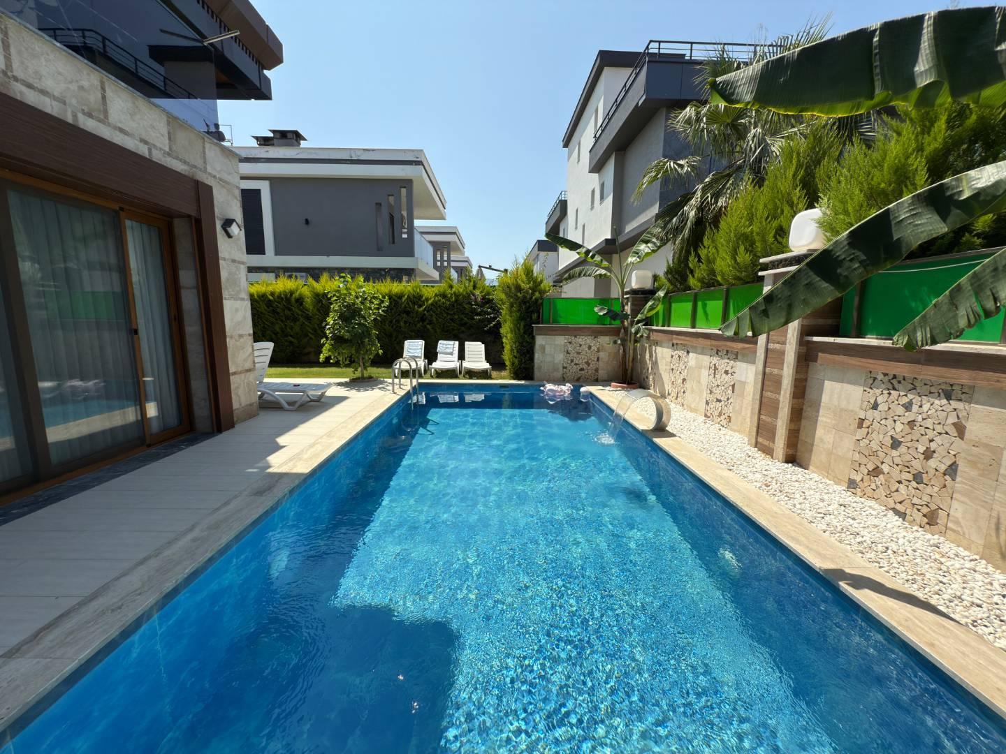 Aydın Kuşadası'nda Huzurlu Doğada, Özel Havuzlu, Konforlu Villa-38537