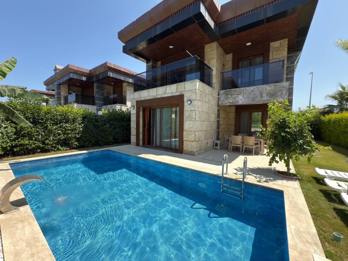 Aydın Kuşadası'nda Huzurlu Doğada, Özel Havuzlu, Konforlu Villa-38537