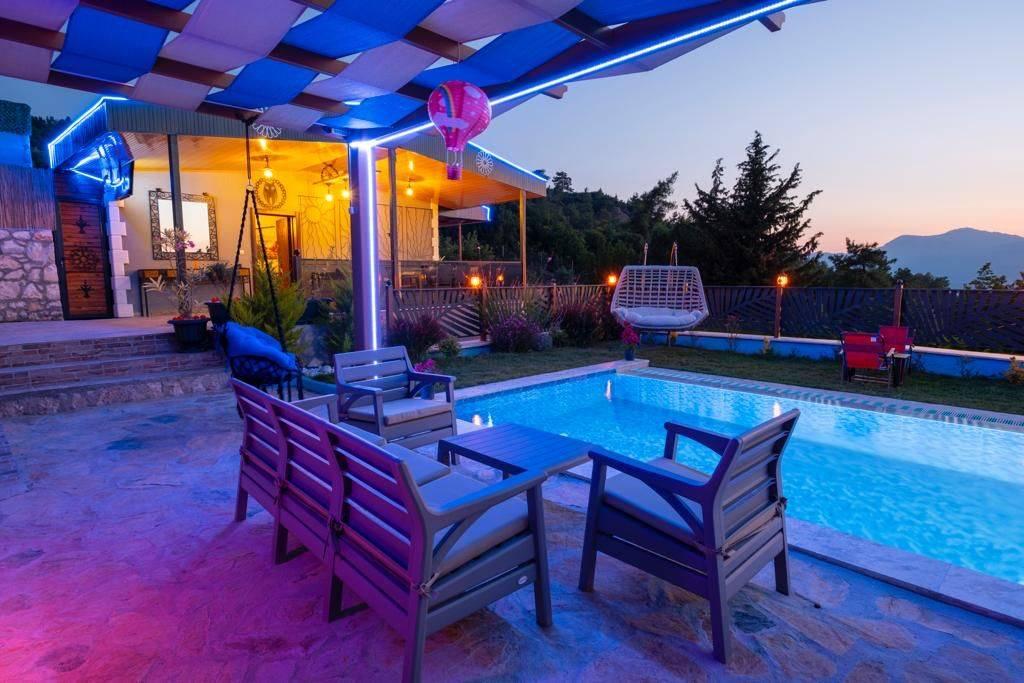 Muğla Seydikemer'de Doğa İçerisinde, Özel Havuzlu, Modern Villa-35383