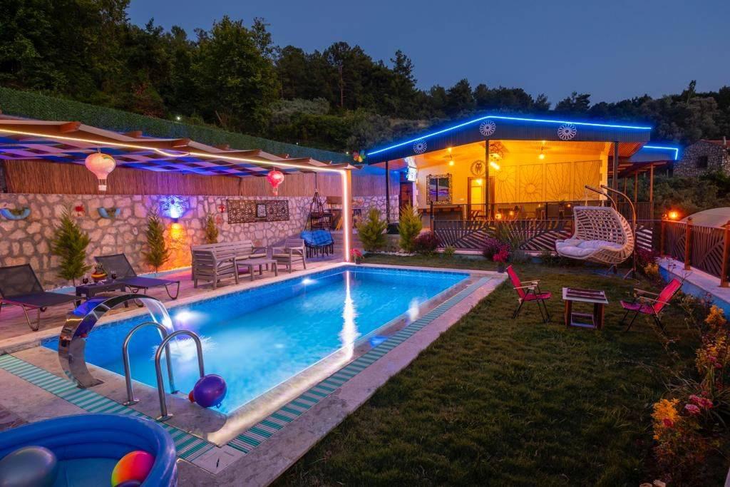 Muğla Seydikemer'de Doğa İçerisinde, Özel Havuzlu, Modern Villa-35383