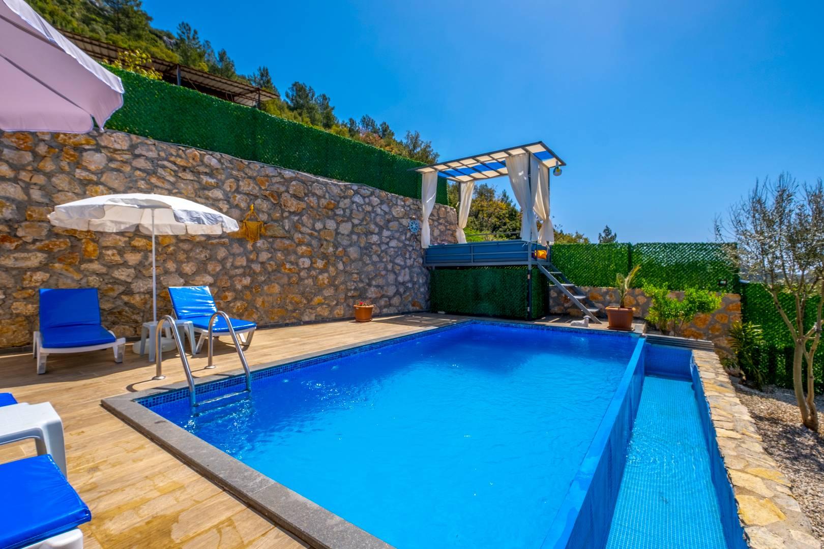 Muğla Seydikemer'de Balayı Çiftlerine Uygun, Özel Havuzlu, Şık Villa-34463