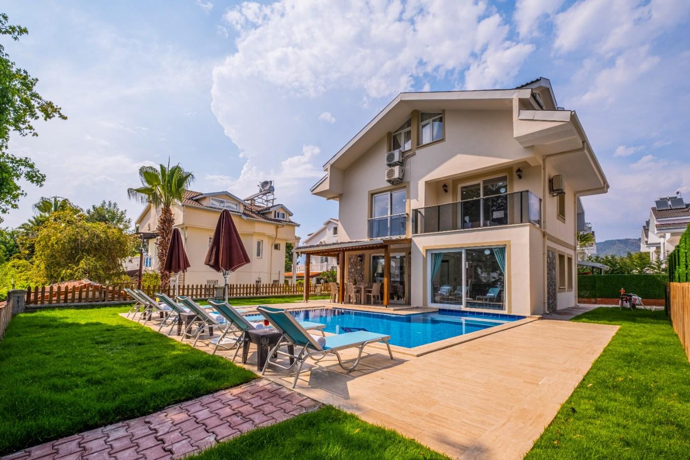 Fethiye'de Çalış Plajına Yakın Konumda, Özel Havuzlu, 4+1, Lüks Villa-21801