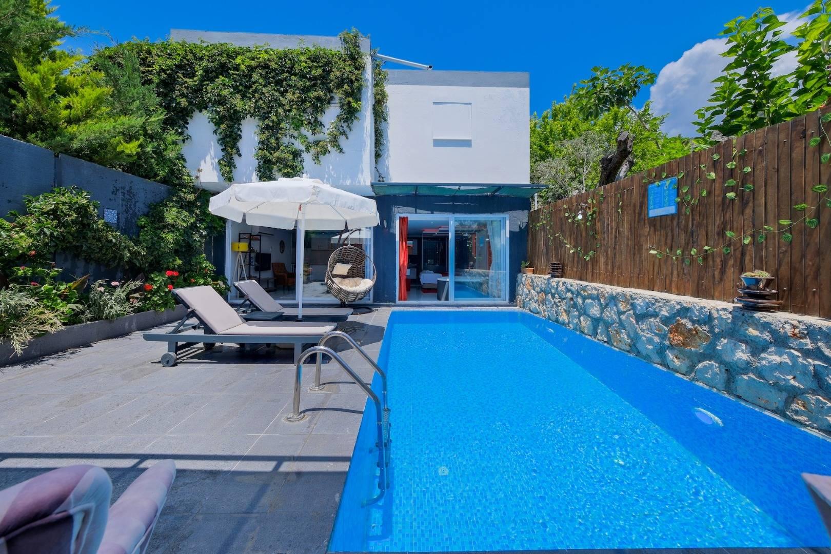 Kaş Üzümlü'de Balayı Çiftlerine Uygun, Özel Havuzlu, Jakuzili Villa-42957