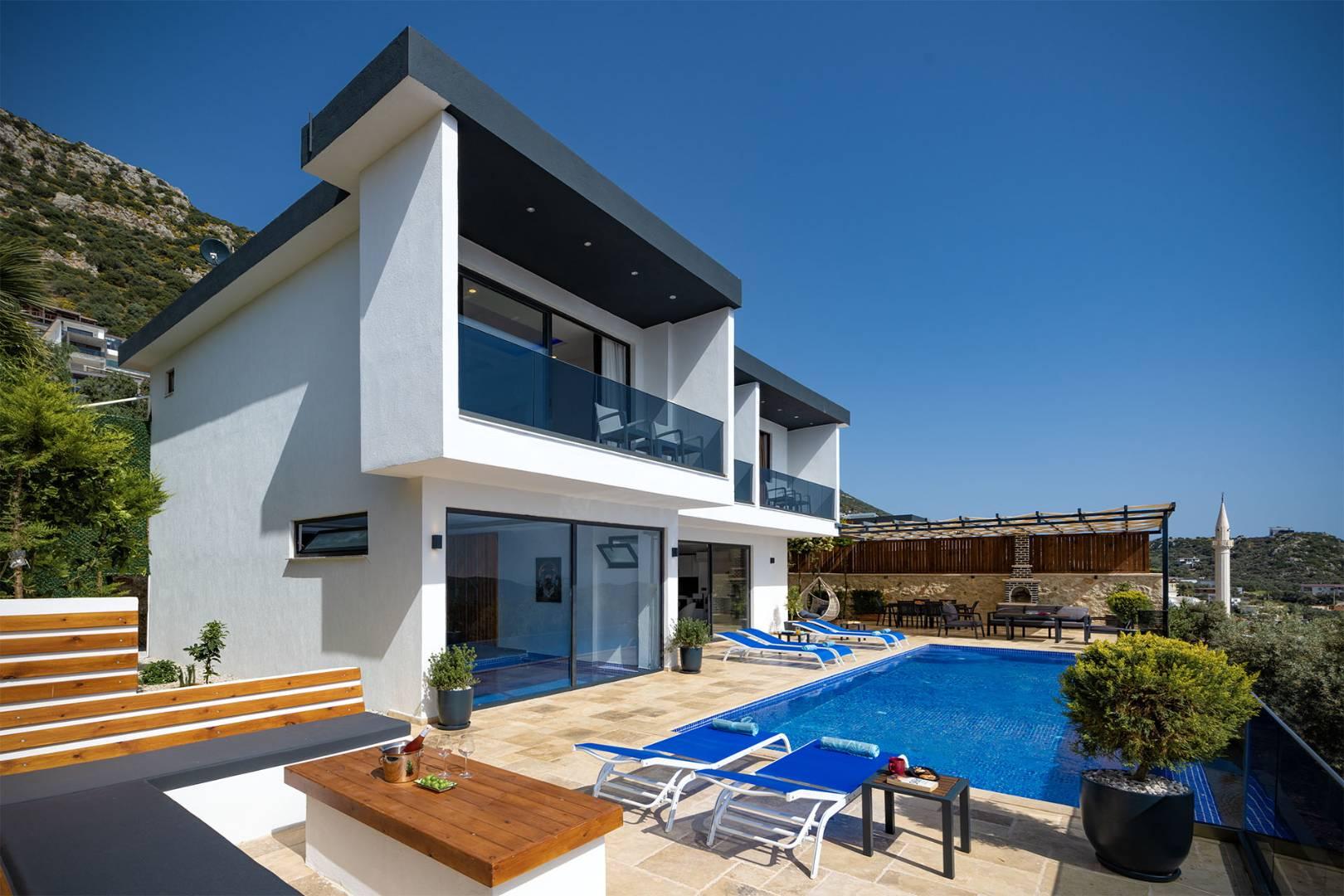 Kaş Bezirgan'da Deniz Manzaralı, Özel Havuzlu, Lüks Villa-34781