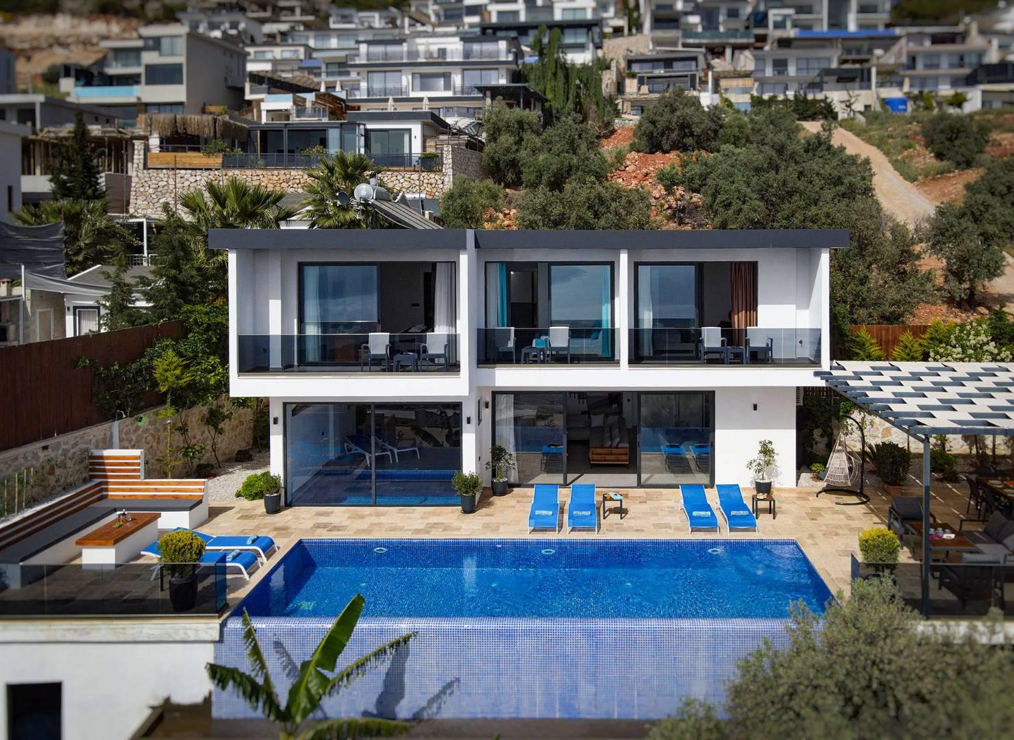 Kaş Bezirgan'da Deniz Manzaralı, Özel Havuzlu, Lüks Villa-34781