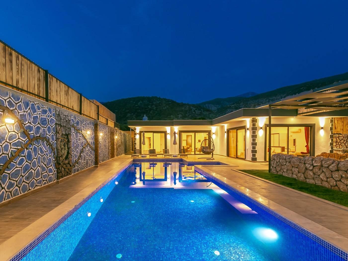 Kaş Çavdır'da Yeşillikler İçerisinde, Özel Havuzlu, Konforlu Villa-42321