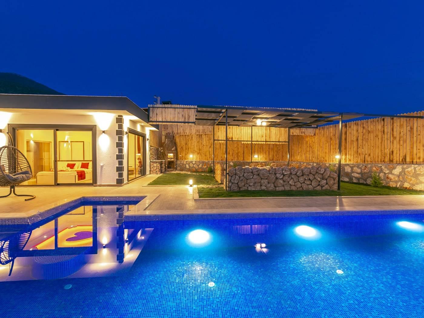 Kaş Çavdır'da Yeşillikler İçerisinde, Özel Havuzlu, Konforlu Villa-42321