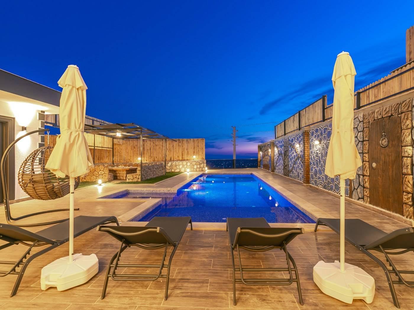 Kaş Çavdır'da Yeşillikler İçerisinde, Özel Havuzlu, Konforlu Villa-42321