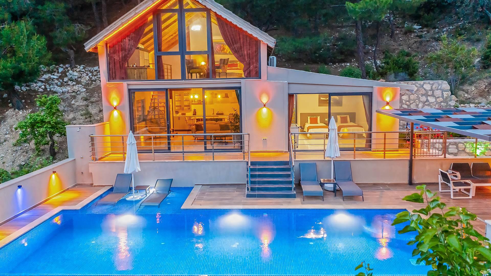 Kaş İslamlar'da Nezih Konumda, Sonsuzluk Havuzlu, Lüks Villa -42561