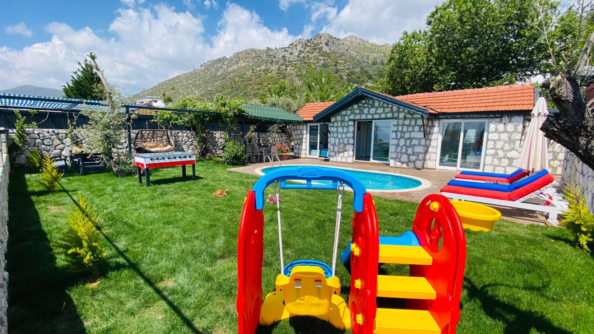 Kaş Üzümlü'de Taş Mimarili, Özel Havuzlu, Çocuk Oyun Alanlı Villa-42188