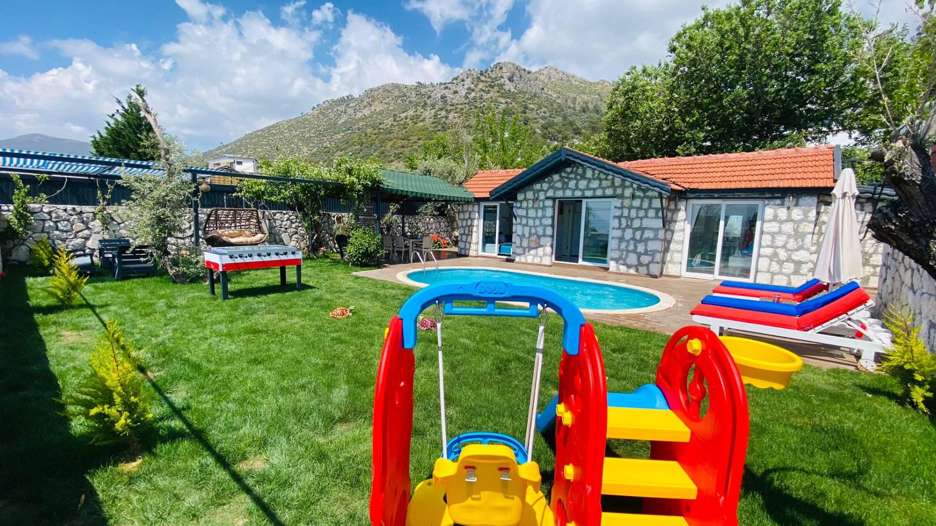 Kaş Üzümlü'de Taş Mimarili, Özel Havuzlu, Çocuk Oyun Alanlı Villa-42188