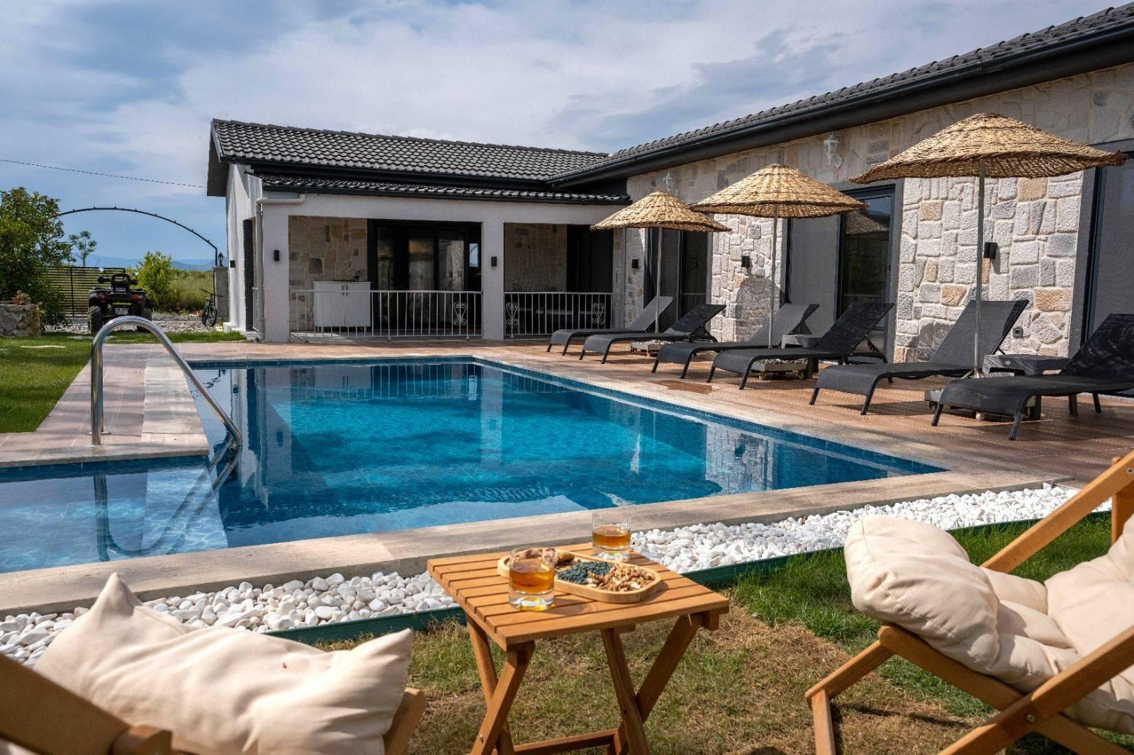 Muğla Ortaca'da Geniş Alanlara Sahip, Özel Havuzlu, Bohem Villa-42139