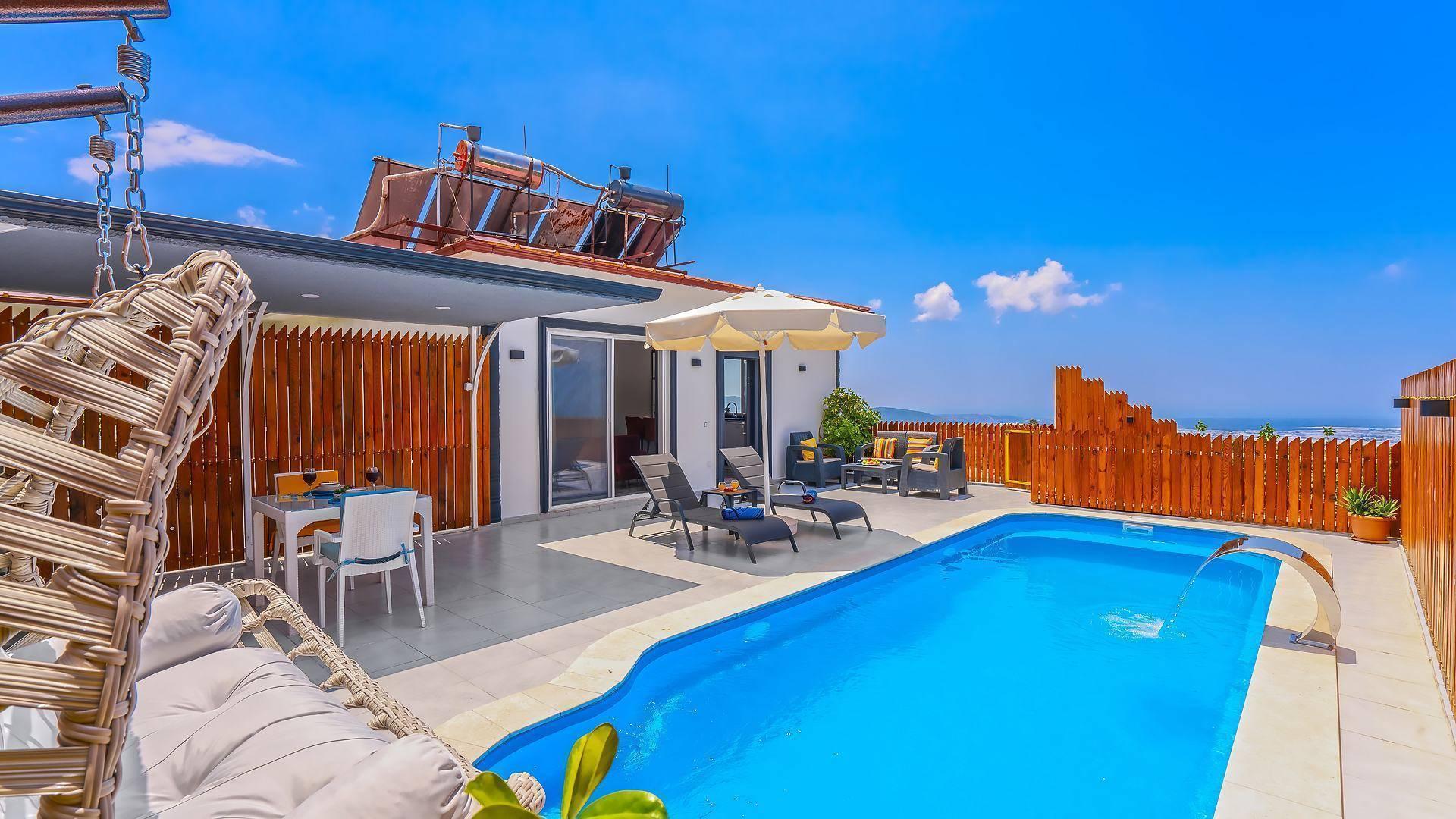 Kaş Üzümlü'de Balayı Çiftlere Uygun, Özel Havuzlu, Şık Suit-41657