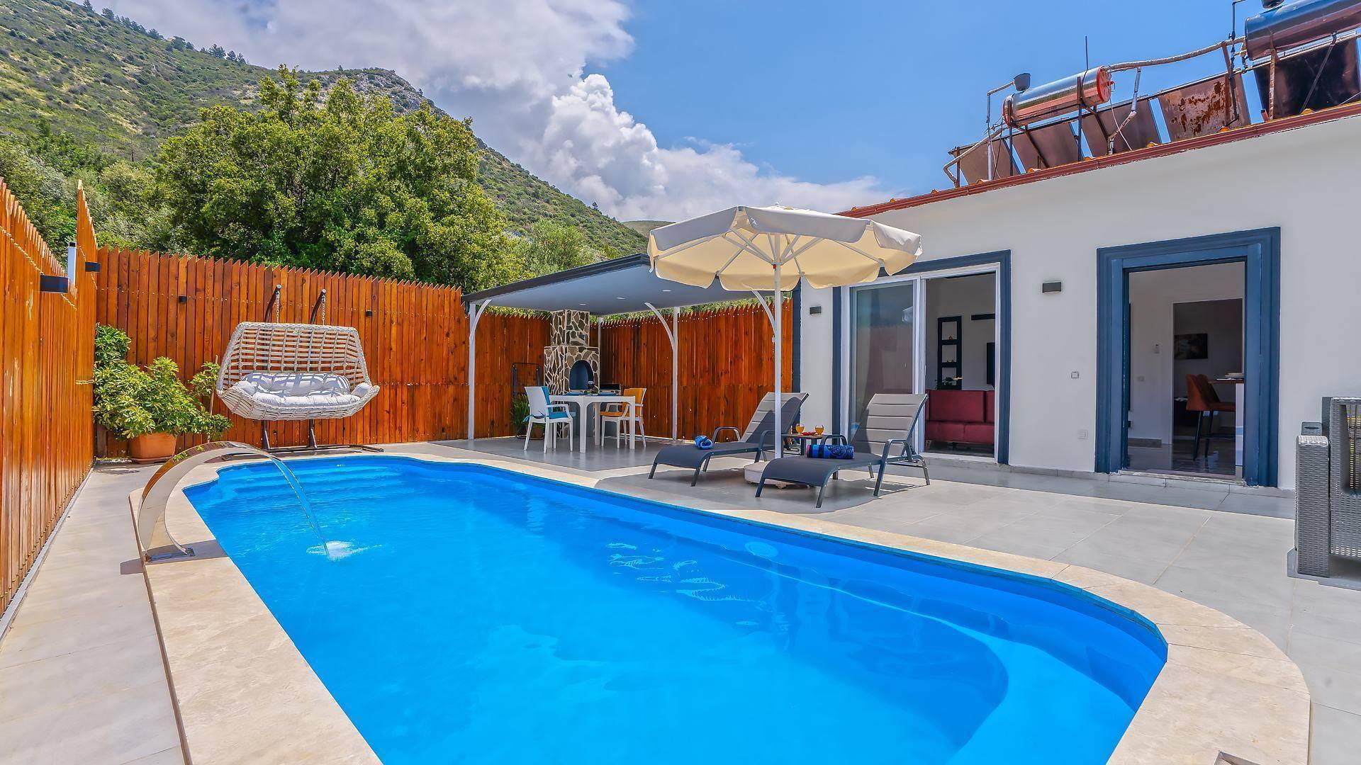 Kaş Üzümlü'de Balayı Çiftlere Uygun, Özel Havuzlu, Şık Suit-41657