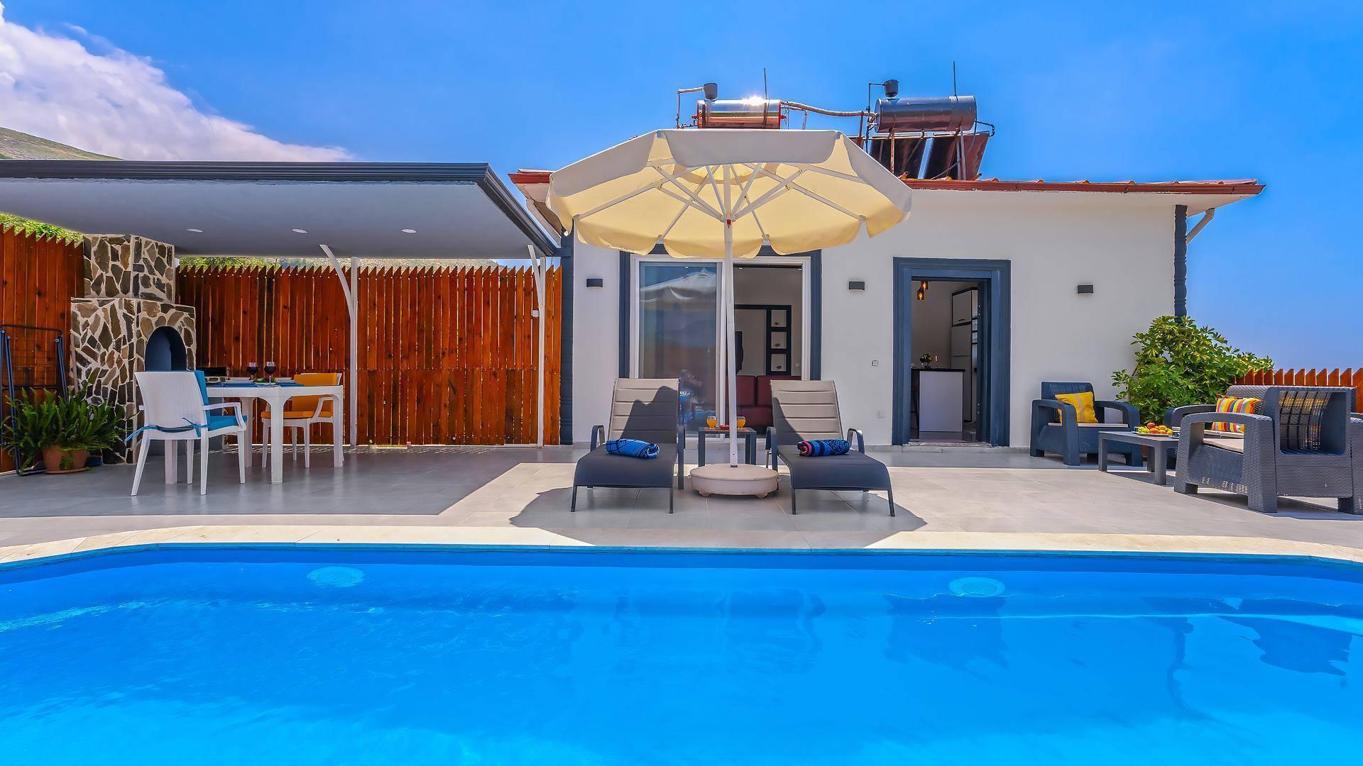 Kaş Üzümlü'de Balayı Çiftlere Uygun, Özel Havuzlu, Şık Suit-41657