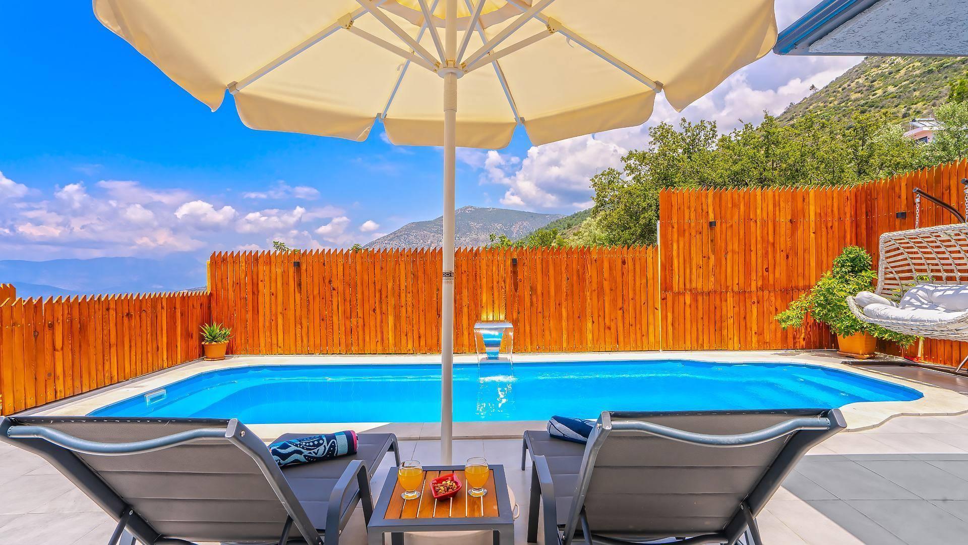 Kaş Üzümlü'de Balayı Çiftlere Uygun, Özel Havuzlu, Şık Suit-41657