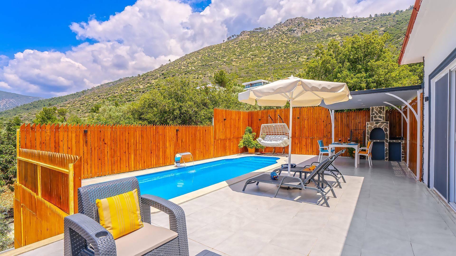 Kaş Üzümlü'de Balayı Çiftlere Uygun, Özel Havuzlu, Şık Suit-41657