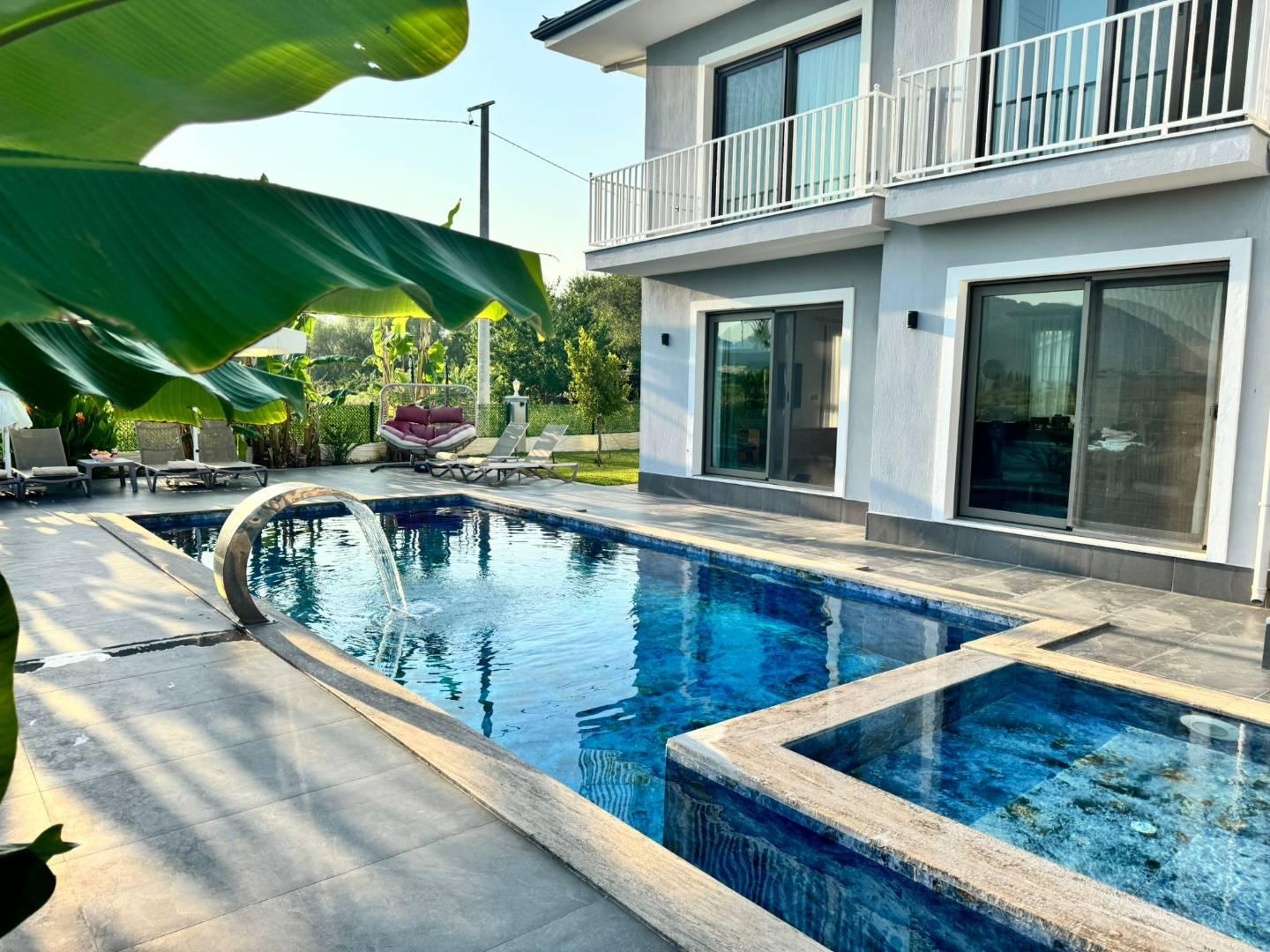 Ortaca Güzelyurt'da Huzurlu Konumda, Özel Havuzlu, Lüks Villa-43359