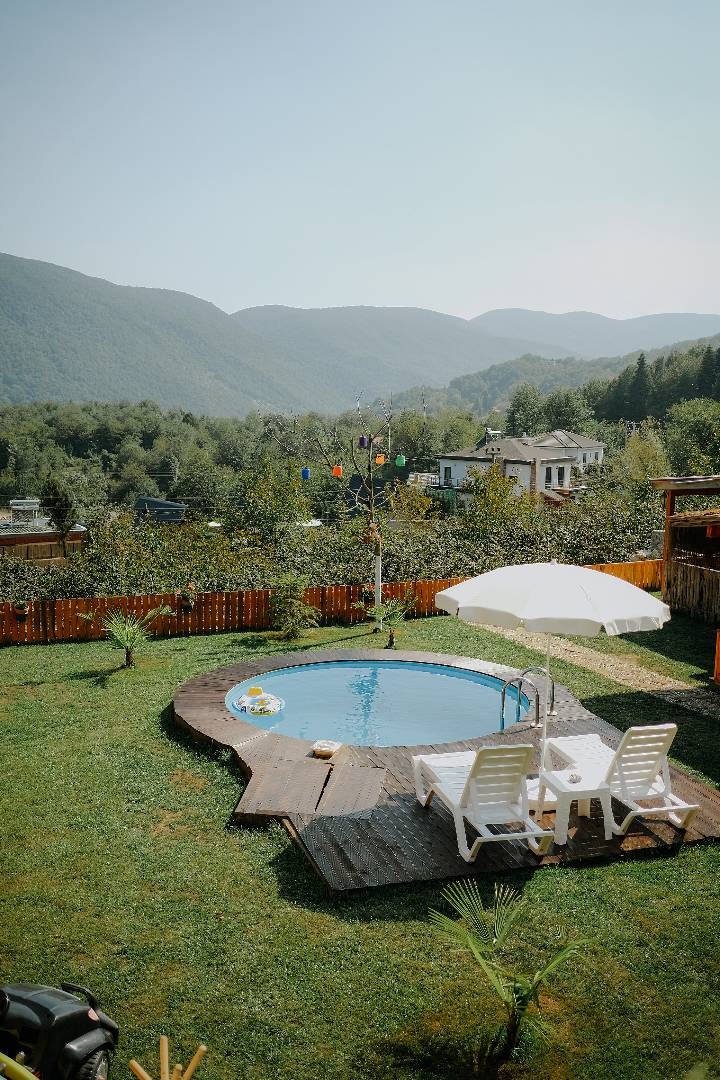 Sapanca Memnuniye'de Geniş Bahçeli, Şömineli ve Jakuzili, Şık Villa