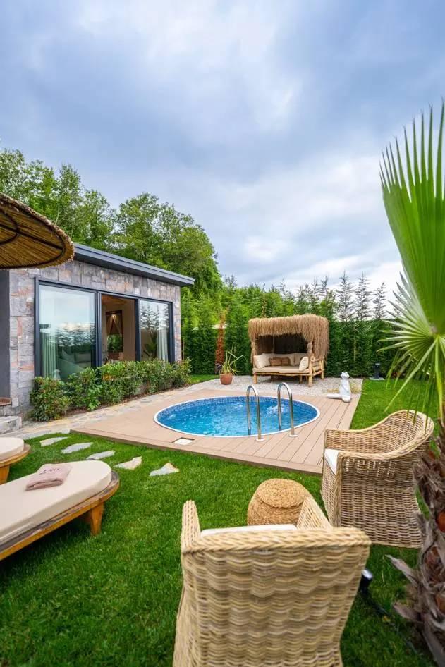 Sapanca Nailiye'de Tesis İçerisinde, Özel Havuzlu, Şık Villa-43728