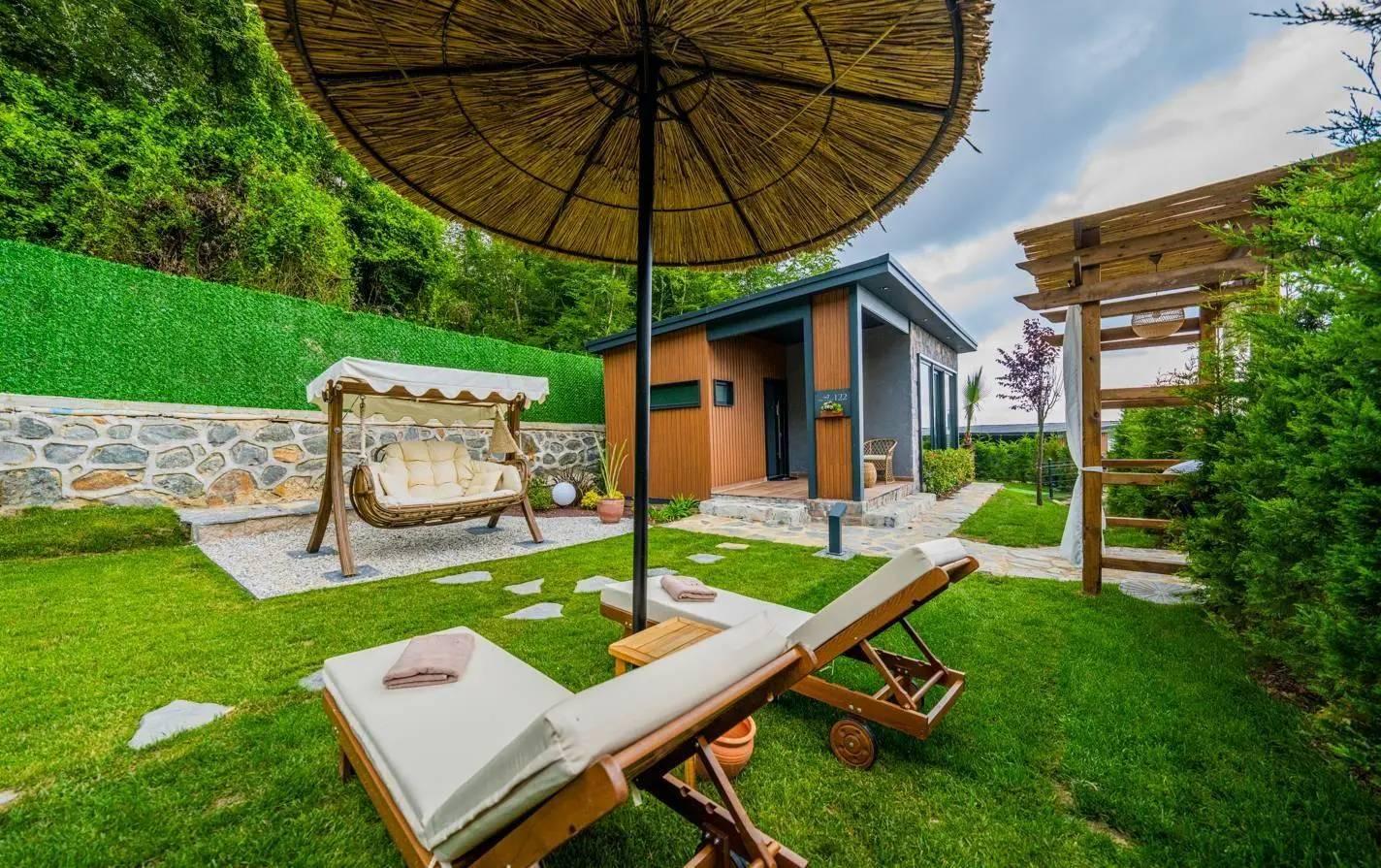 Sapanca Nailiye'de Tesis İçerisinde, Özel Havuzlu, Şık Villa-43728