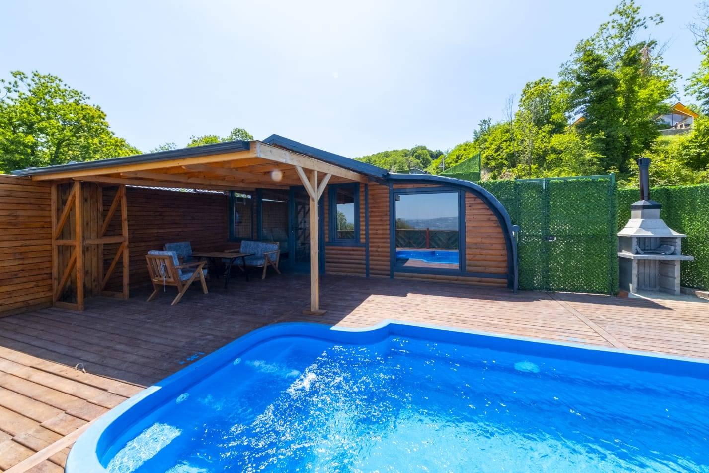 Sapanca'da Nailiye'de Elverişli Konumda, Kahvaltı Dahil, Bahçeli Villa-43781